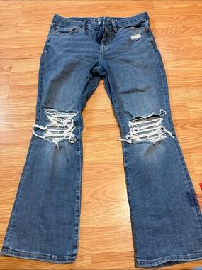 American Eagle Distressed Blue Women’s Jeans - Curvy, high-rise skinny kick